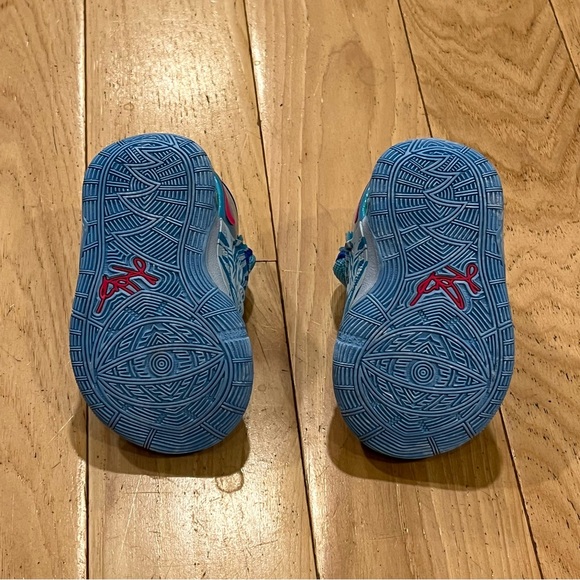 NWOT Nike Kyrie 6 Pool Party Teal Velcro Sneakers - Infant Size 2C - Picture 4 of 6